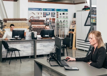 Шоурум компании СтройМаркет Дзержинский 6